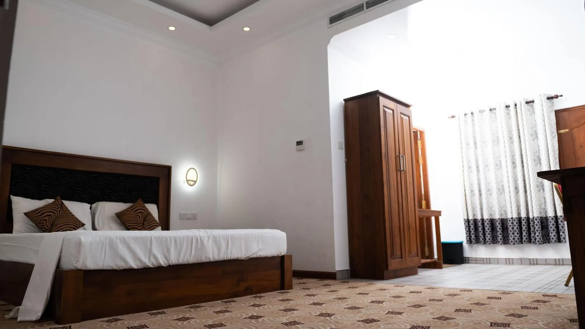 Grand Maas Hotels & Banqutes Negombo 0*,